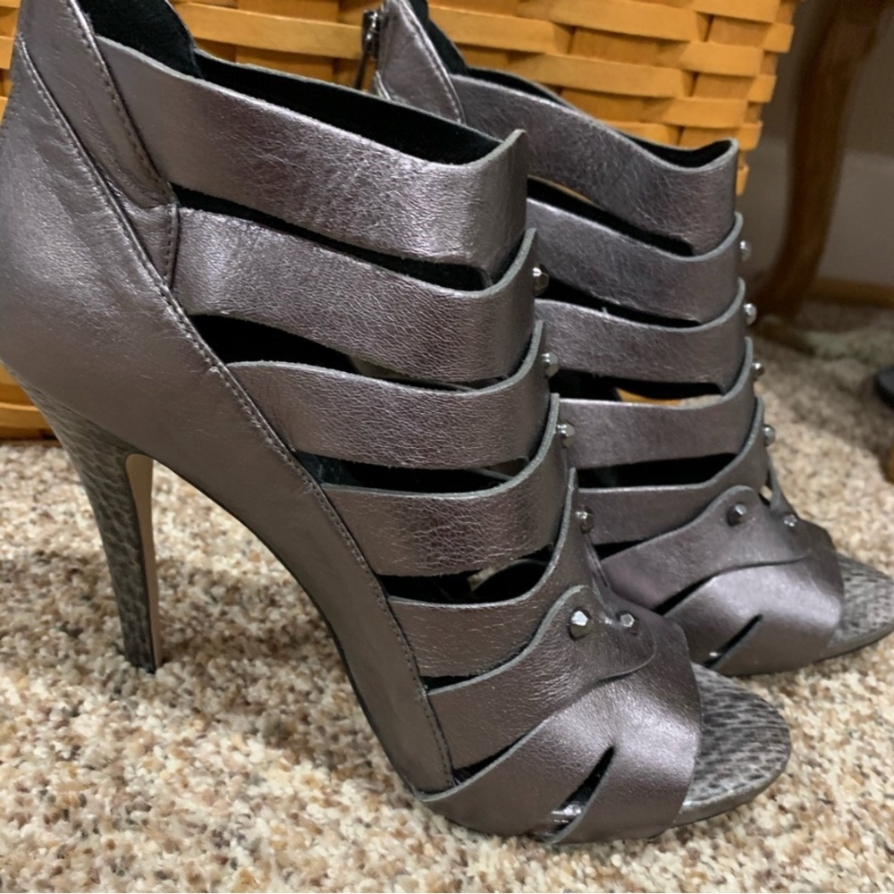 White House Black Market Gunmetal Gray Heels with Studds NWOT